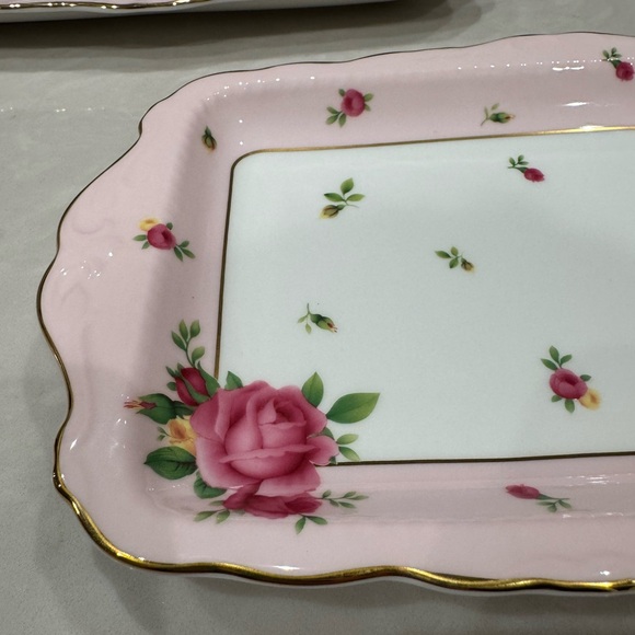 ROYAL ALBERT NEW COUNTRY ROSE SANDWICH TRAY 11 1/2” Set of 2 - Picture 4 of 8
